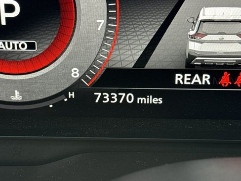 Used 2022 Nissan Rogue Platinum w/ Head-Up Display Package AWD/4WD image 23