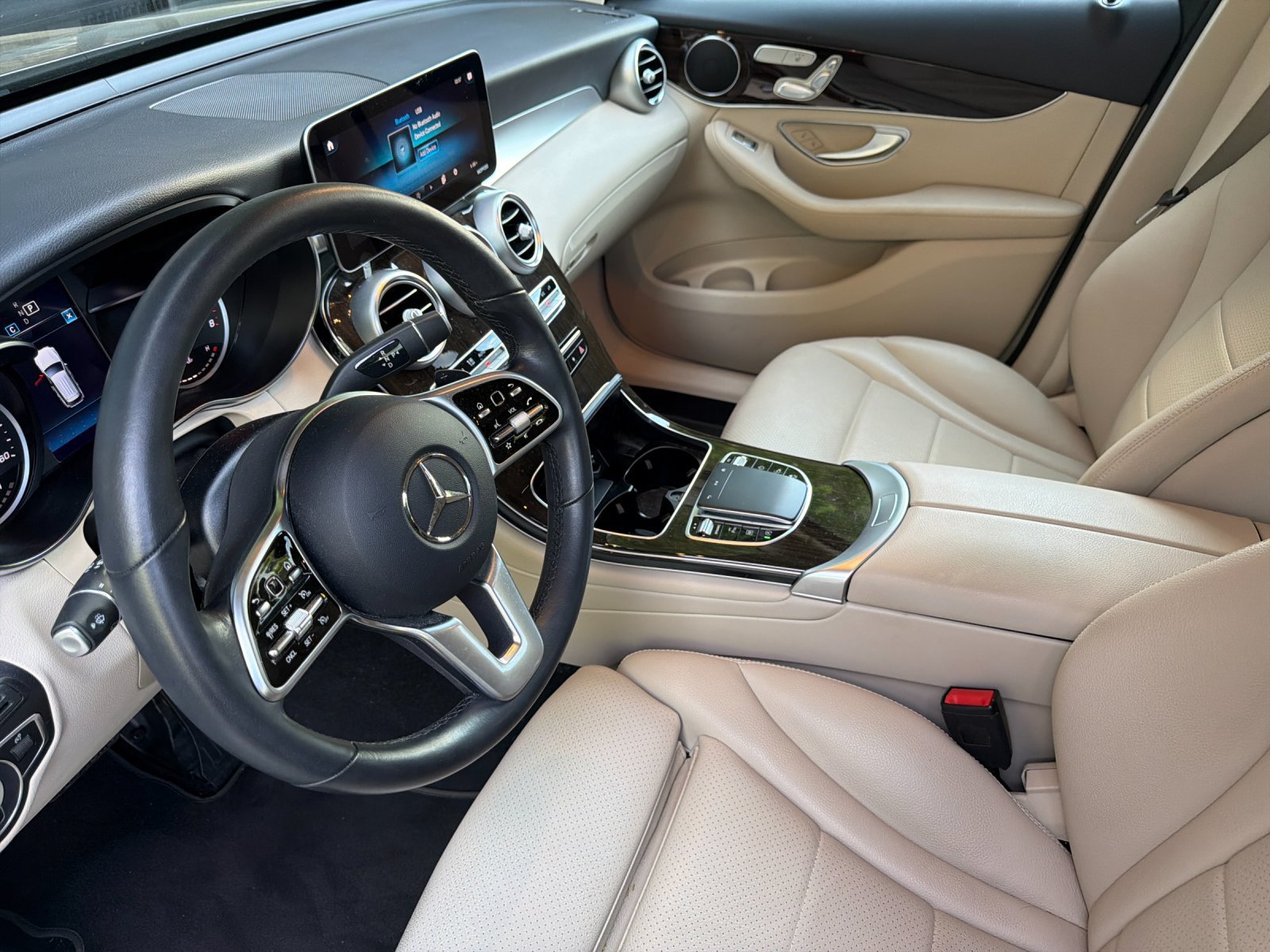 Used 2021 Mercedes-Benz GLC 300 4MATIC image 9