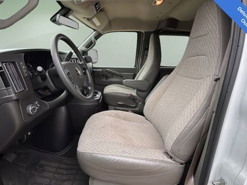 Used 2024 Chevrolet Express 3500 LT w/ LT Preferred Equipment Group image 16