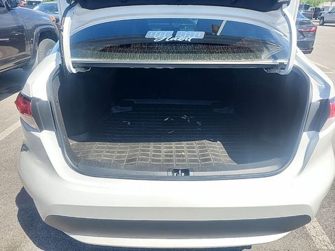 Used 2022 Toyota Corolla LE image 11