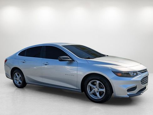 Used 2017 Chevrolet Malibu LS image 3