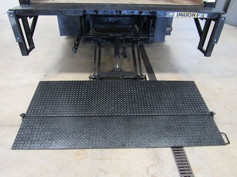 Used 2022 Ford E-350 and Econoline 350 Super Duty w/ Power Windows & Locks Group RWD image 18