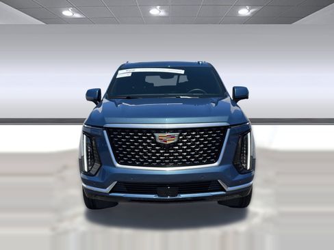 Certified 2026 Cadillac Escalade Luxury w/ LPO, Floor Liner Package AWD/4WD image 5