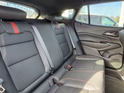 Used 2024 Chevrolet Trax RS w/ Sunroof Package image 10