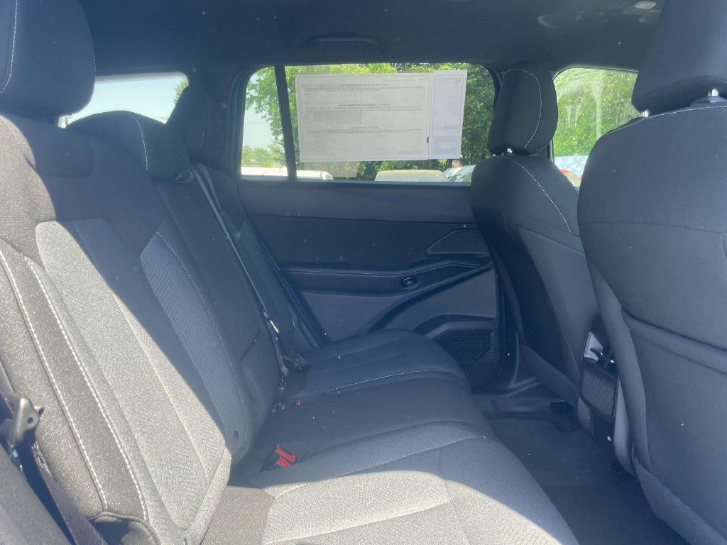 New 2026 Jeep Cherokee Laredo AWD/4WD image 17