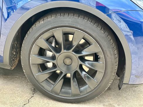 Used 2021 Tesla Model Y Long Range AWD/4WD image 4