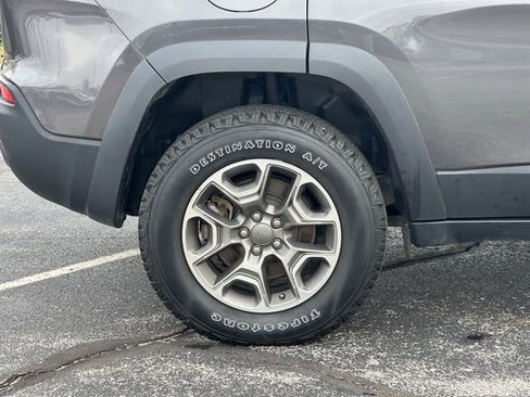 Used 2022 Jeep Cherokee Trailhawk w/ Comfort/Convenience Group image 9