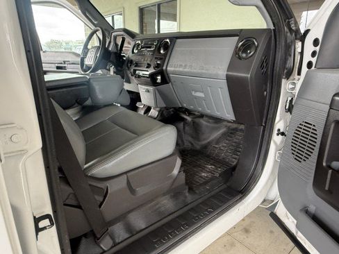 Used 2015 Ford F550 2WD Crew Cab Super Duty image 23
