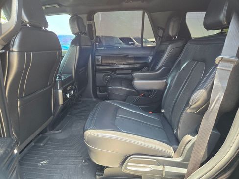 Used 2018 Ford Expedition Limited w/ Driver Assistance Package RWD image 12