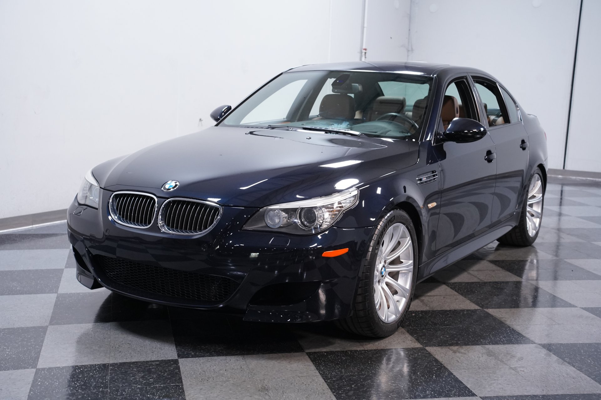 Used 2010 BMW M5 RWD image 16