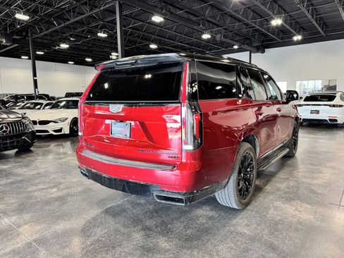 Used 2024 Cadillac Escalade Sport w/ LPO, ONYX Package image 3