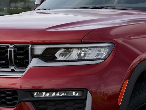 New 2026 Jeep Grand Cherokee Limited w/ Limited Altitude Package AWD/4WD image 10