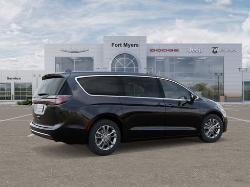 New 2026 Chrysler Pacifica Select FWD image 4