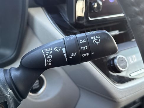 Used 2023 Toyota Corolla Cross LE FWD image 3