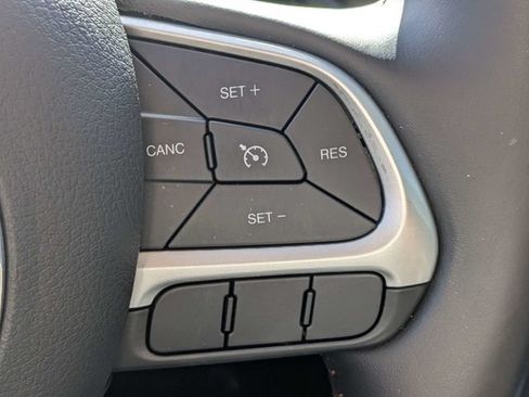 Used 2020 Jeep Compass Latitude w/ Popular Equipment Group FWD image 22