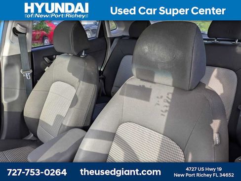 Used 2018 Hyundai Kona SE AWD/4WD image 3