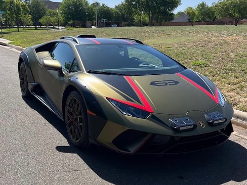 Used 2024 Lamborghini Huracan Sterrato image 5