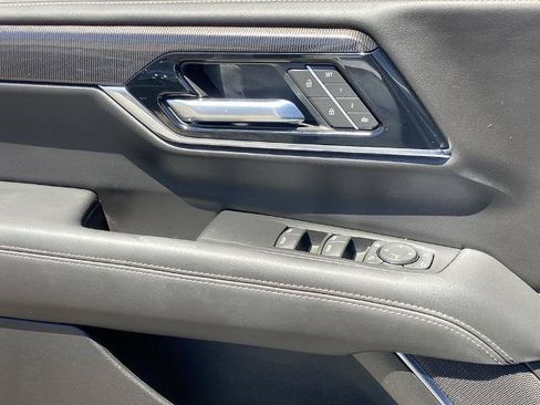 Used 2025 GMC Yukon Elevation AWD/4WD image 19