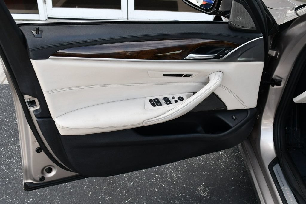 Used 2017 BMW 530i RWD image 10