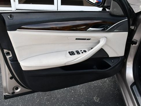 Used 2017 BMW 530i RWD image 10