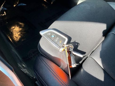 Used 2020 BMW 330i xDrive Sedan image 10