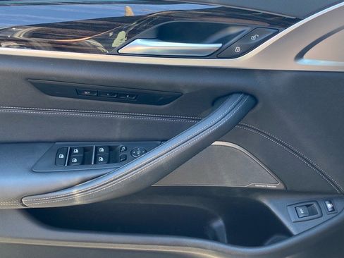 Used 2023 BMW 530e xDrive w/ Premium Package image 17