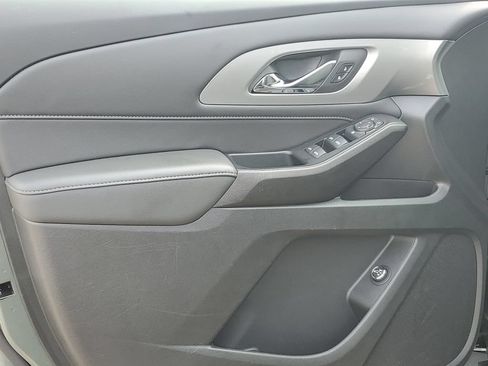 Certified 2023 Chevrolet Traverse LT FWD image 23