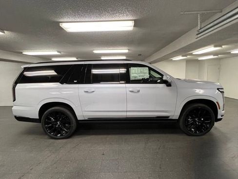 New 2026 Cadillac Escalade ESV Platinum Sport w/ LPO, ONYX Package AWD/4WD image 6