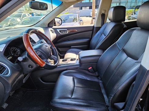 Used 2014 Nissan Pathfinder Platinum w/ Platinum Premium Package FWD image 12