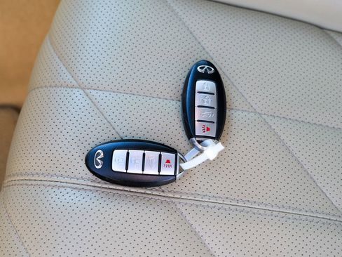 Used 2011 INFINITI FX35 AWD w/ Premium Pkg image 65