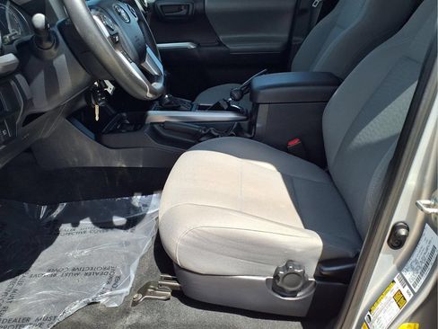 Certified 2019 Toyota Tacoma SR5 AWD/4WD image 12