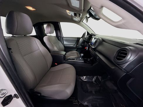 Used 2022 Toyota Tacoma SR image 28