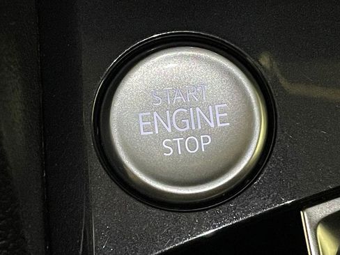 Used 2022 Volkswagen Tiguan SEL R-Line image 29