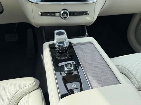 New 2026 Volvo XC90 T8 Ultra w/ Protection Package Premier AWD/4WD image 14