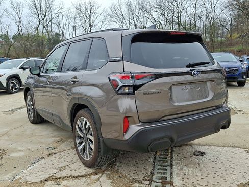 Used 2025 Subaru Forester Touring w/ Touring Package image 6