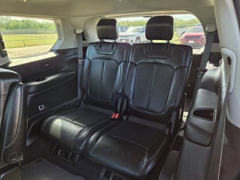 Used 2024 Jeep Grand Cherokee L Limited w/ Luxury Tech Group II RWD image 24