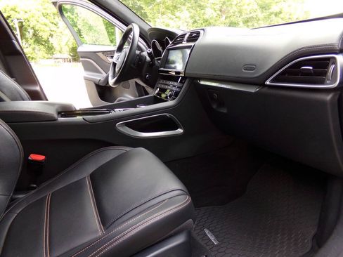 Used 2019 Jaguar F-PACE Prestige AWD/4WD image 27