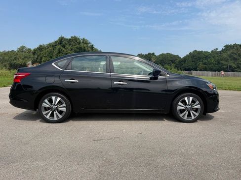 Used 2019 Nissan Sentra SV w/ Special Edition Package FWD image 6