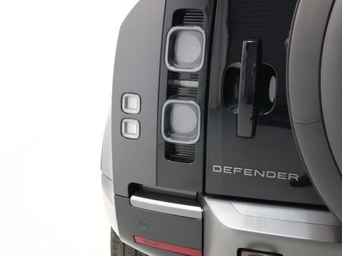 Used 2023 Land Rover Defender 90 V8 image 72