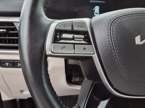 Used 2025 Kia Telluride S FWD image 12