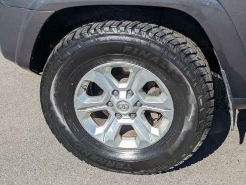 Used 2018 Toyota 4Runner SR5 Premium AWD/4WD image 13