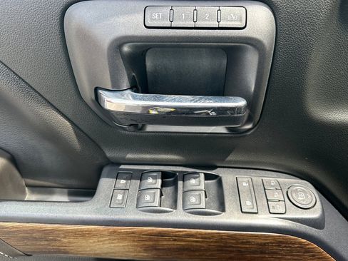 Used 2018 GMC Sierra 1500 Denali RWD image 11