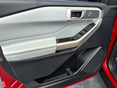 Used 2021 Ford Explorer XLT w/ Equipment Group 202A image 11