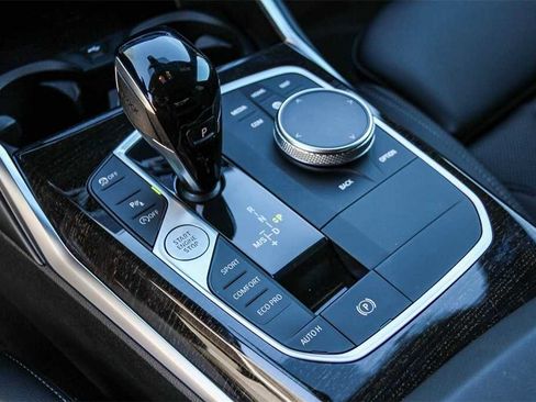 Used 2022 BMW 330i Sedan w/ Premium Package 2 image 19