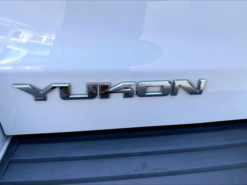 Used 2017 GMC Yukon SLT RWD image 30