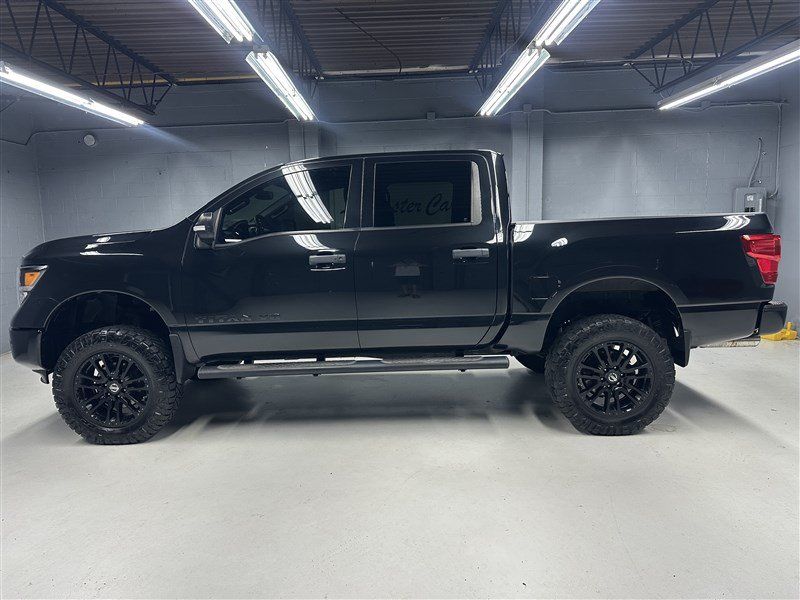 Used 2019 Nissan Titan SV w/ SV Convenience Package AWD/4WD image 5