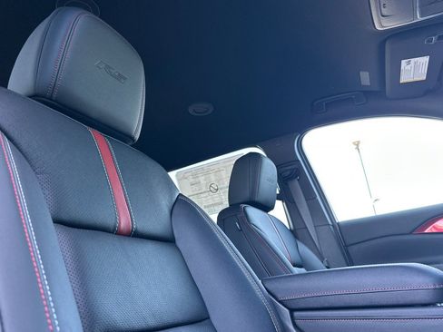 New 2026 Chevrolet Traverse RS image 18