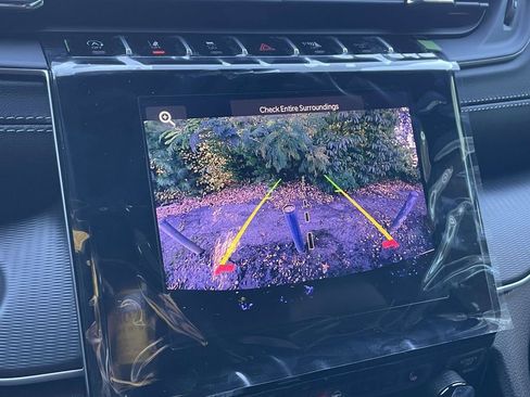 New 2025 Jeep Grand Cherokee L Altitude image 36