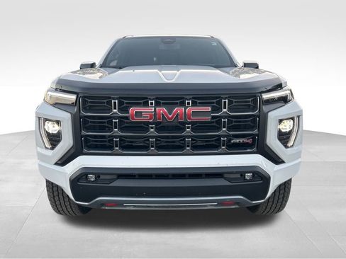 Used 2025 GMC Canyon AT4 image 3