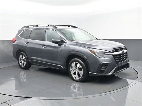 Used 2024 Subaru Ascent Premium w/ Convenience Package image 3